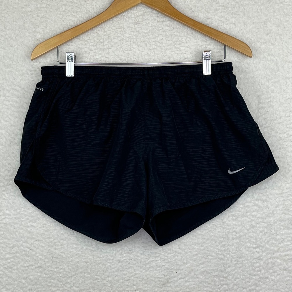 Nike Dri-FIT Running Shorts Womens Large Black Textured Zipper Pocket 3.5 Inseam